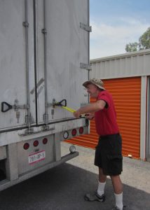Cutting the tamper proof seal of moving truck in Mexico